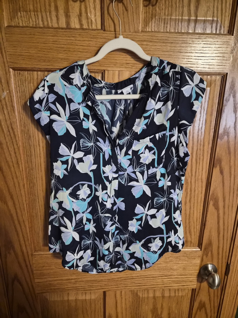 Liz Claiborne Navy Floral V-Neck Cap Sleeve Blouse